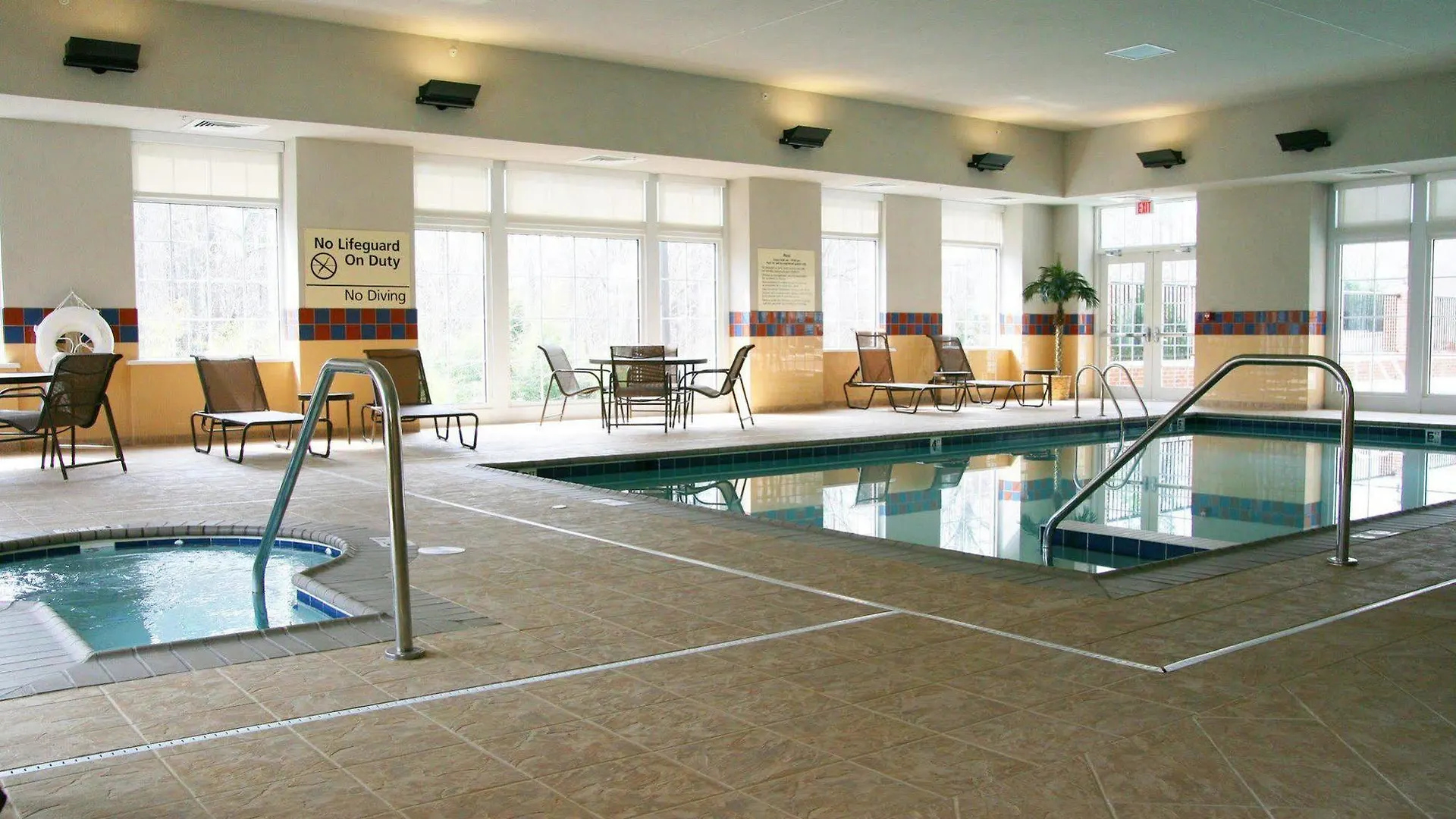 Hampton Inn & Suites Williamsburg-Central Hotel